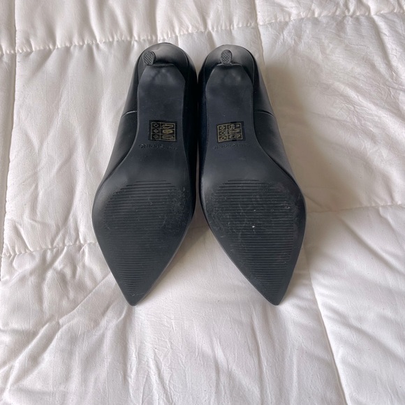 Black High Heel - Picture 4 of 4